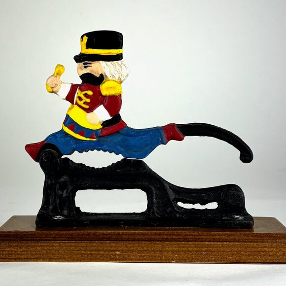Vintage Cast Iron Nutcracker Man Soldier Lever 1950s Hand Painted on Wood Base - Picture 7 of 8